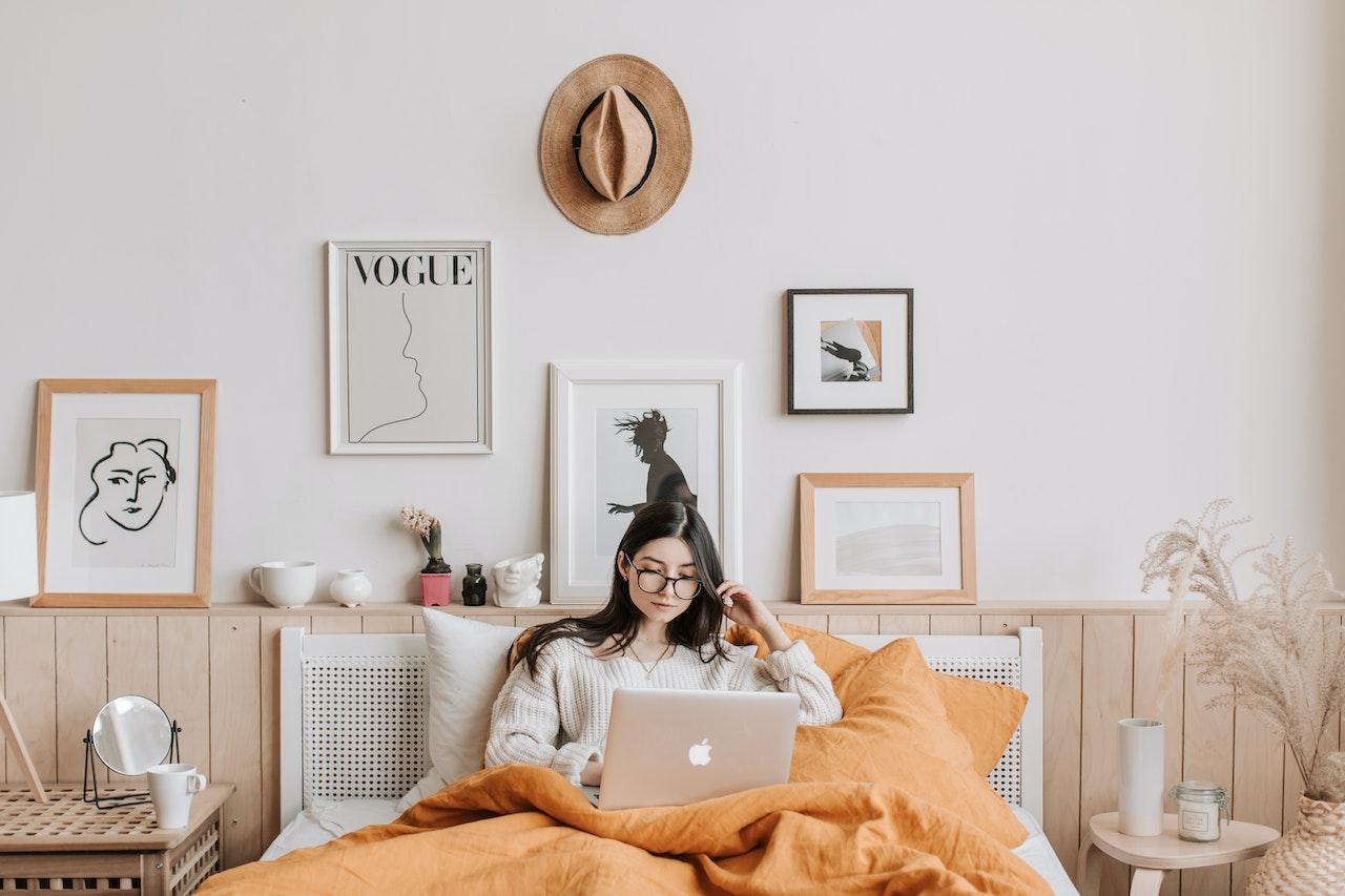 woman on laptop