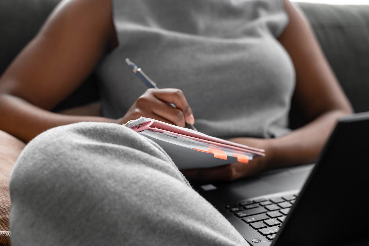 woman at laptop