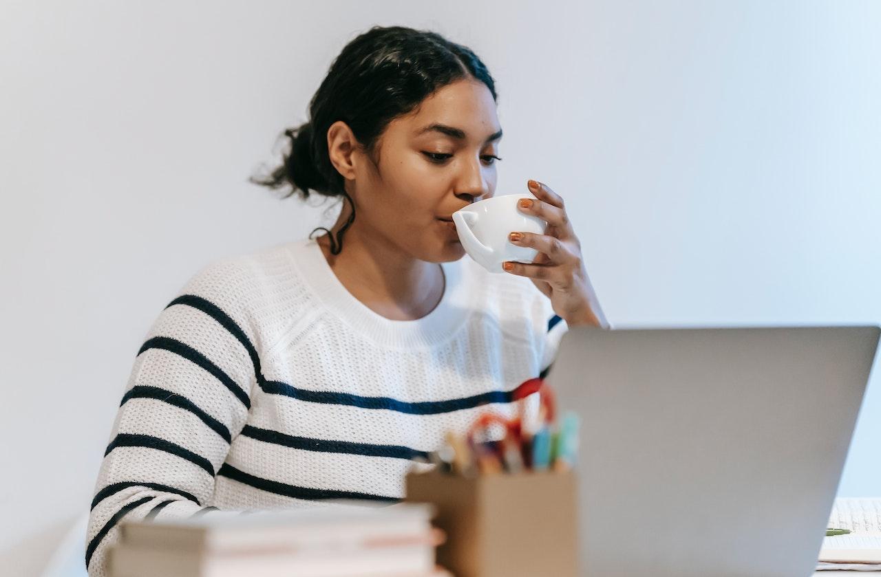 woman at laptop