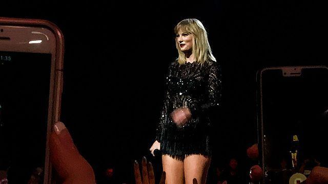 taylorswiftnowsupersaturdaynightimgedited