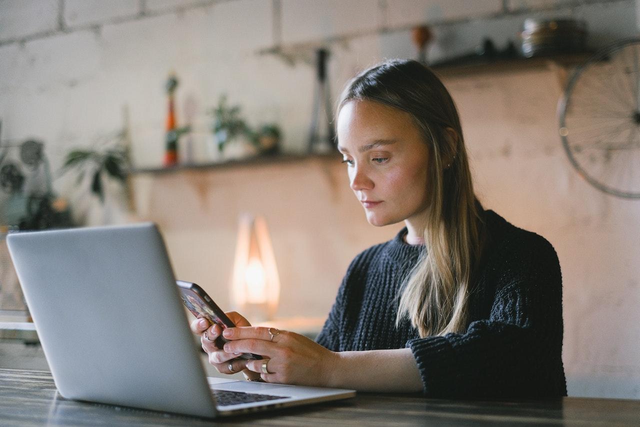 woman on laptop