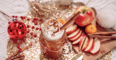 Apples, cinnamon and drink