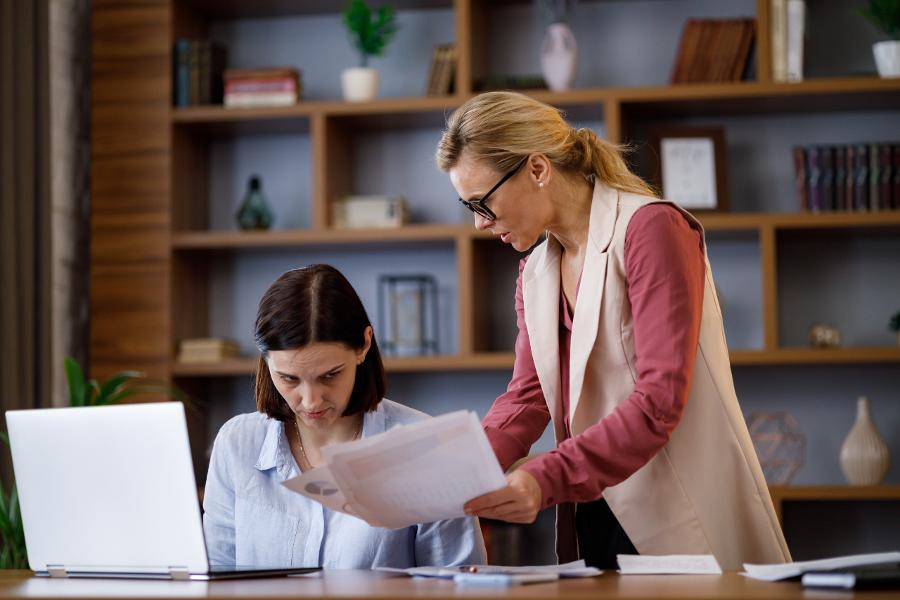 toxic workplace habits