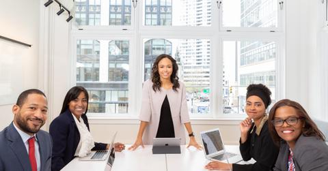 wp content/uploads///group of people in a meeting scaled