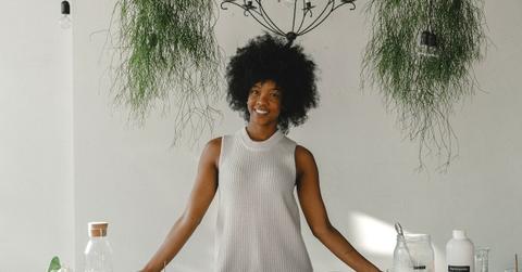 pexels-anna-shvets-5761122