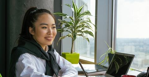 pexels-mikhail-nilov-8297055