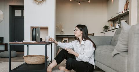 pexels-vlada-karpovich-4050288