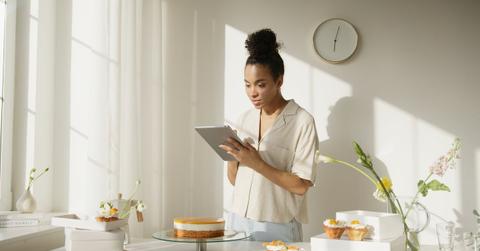 pexels-anna-nekrashevich-7552324