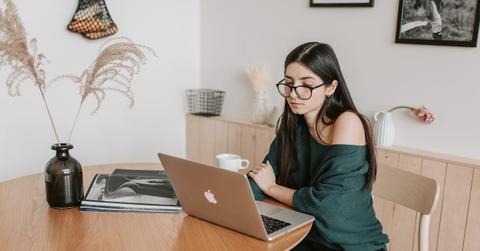 pexels-vlada-karpovich-4050437