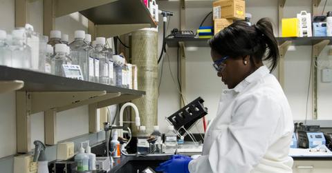 national-cancer-institute-aelk4Tn0vlI-unsplash