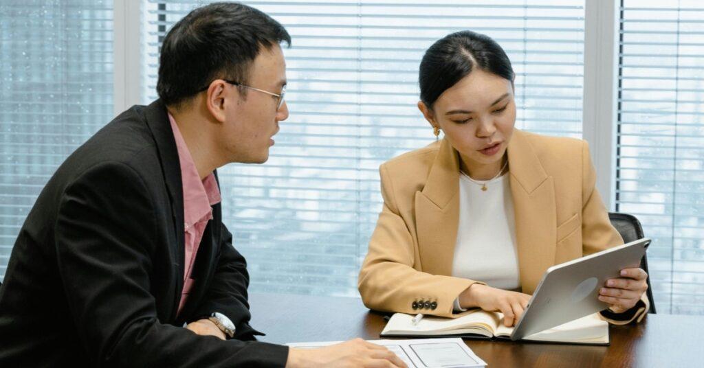 ///Woman meeting with boss x