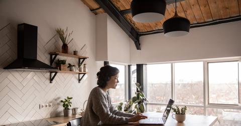 pexels-ekaterina-bolovtsova-4049990