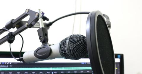 wp content/uploads///microphone _