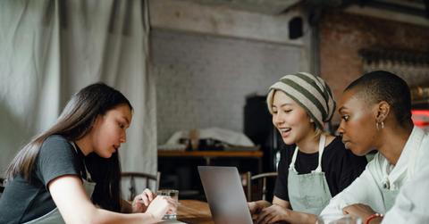 pexels-ketut-subiyanto-4350084