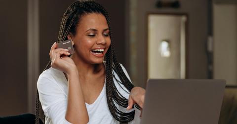 pexels-mikhail-nilov-6969625