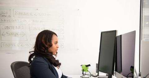 pexels-divinetechygirl-1181522