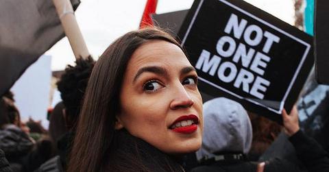 AOC, Alexandria Ocasio Cortez, social media, twitter, AOC dancing