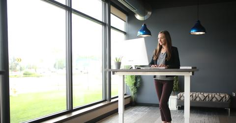 thestandingdesk-cgD-TtiJvRY-unsplash