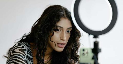 pexels-mizunokozuki-13929353