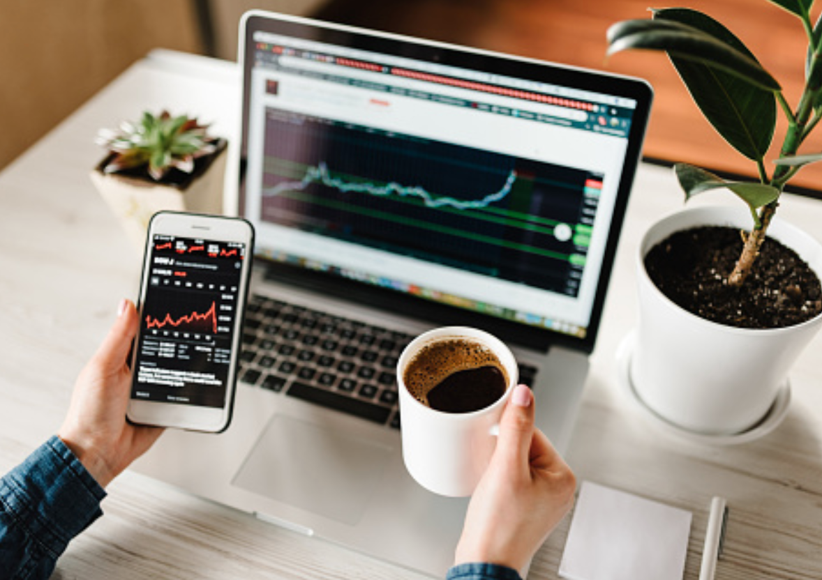 women investing