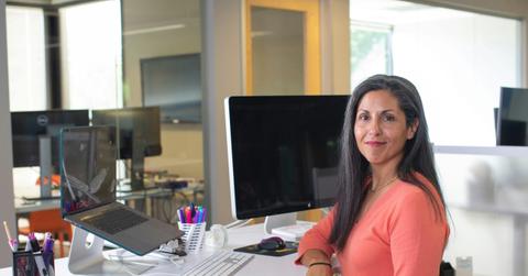 linkedin-sales-solutions-4nu1d0HYwAg-unsplash