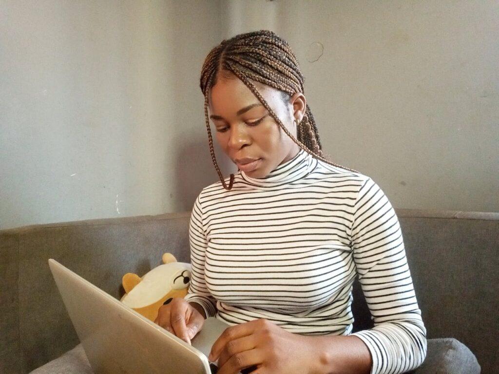 ///pexels oluchi eze   x