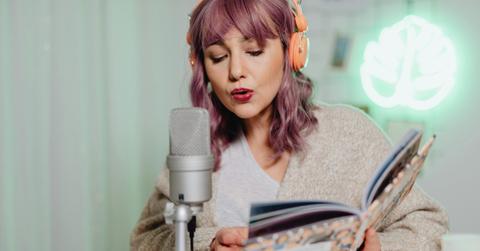 pexels-karola-g-6919977