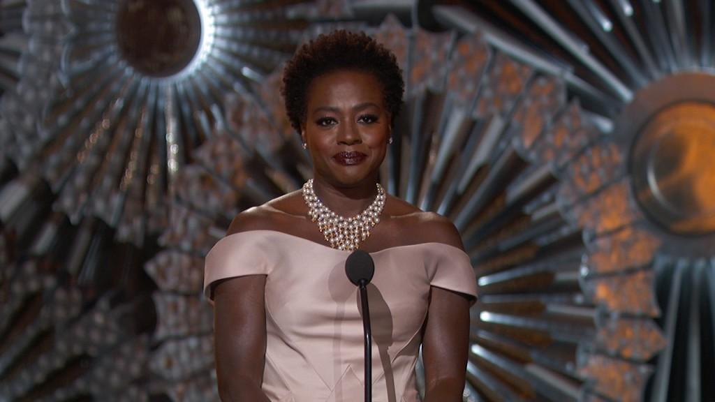 OSCARS_2015_VIOLADAVISPRESENTSAT_SHOWCLIP_c5d86a7d-5897-480b-ba16-a502d4623a6a_10031829_source