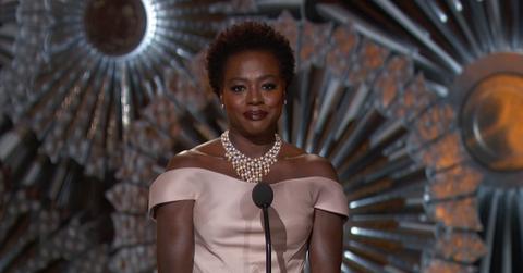 OSCARS_2015_VIOLADAVISPRESENTSAT_SHOWCLIP_c5d86a7d-5897-480b-ba16-a502d4623a6a_10031829_source