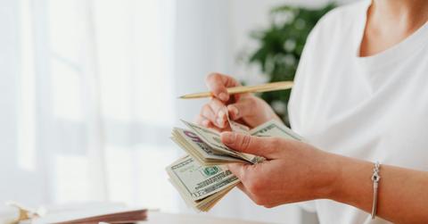 pexels-karola-g-5900160