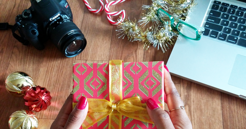 avoid stress during holiday season manage finances