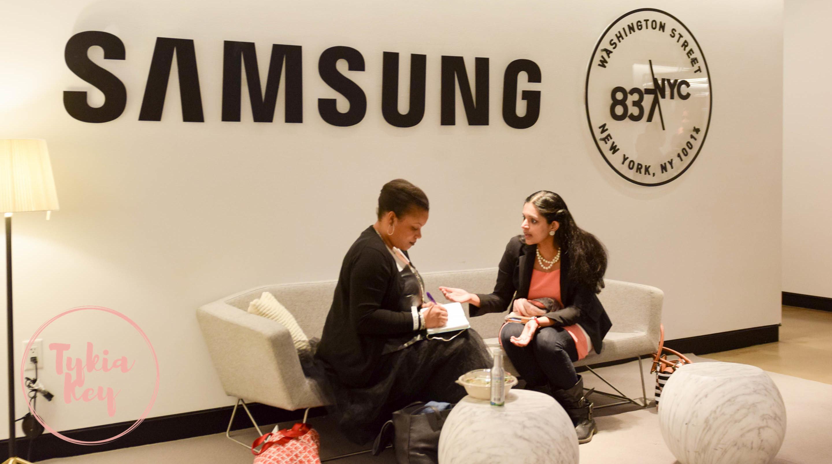 Pradheepa Raman shares advice with an attendee.