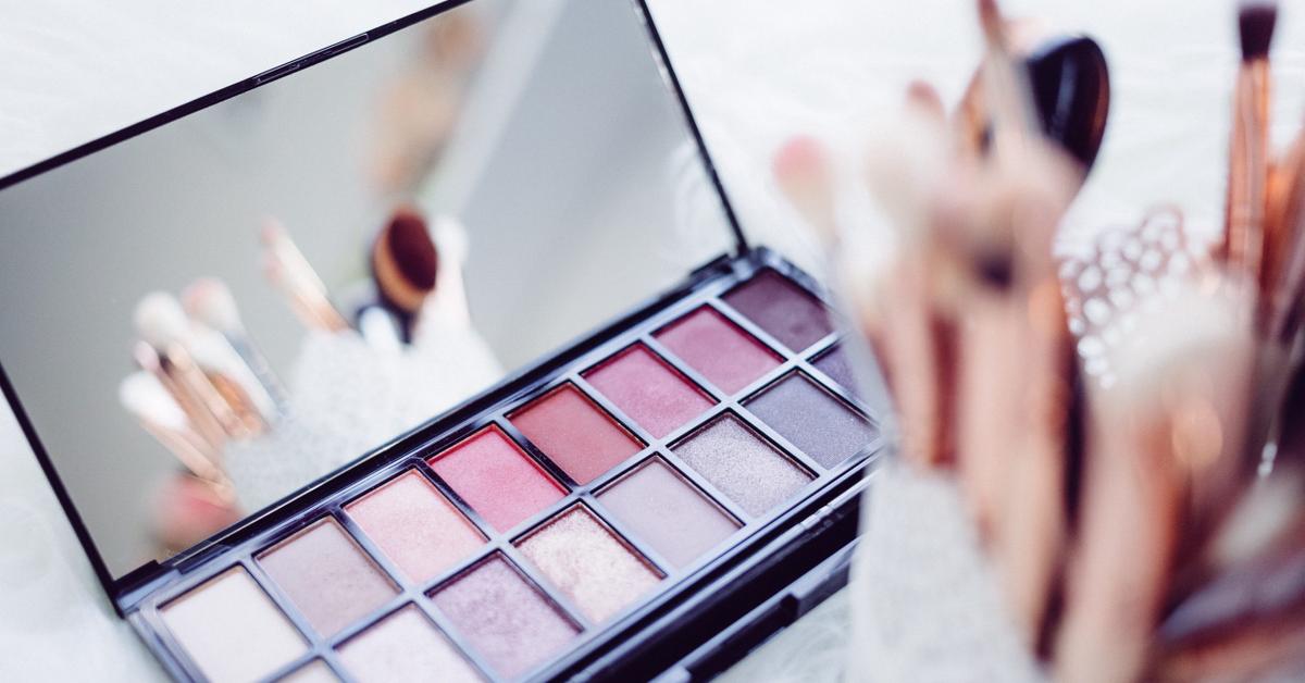 serviet kronblad Korrespondent HER AGENDA — Are You Using Toxic Makeup? Avoid These Brands