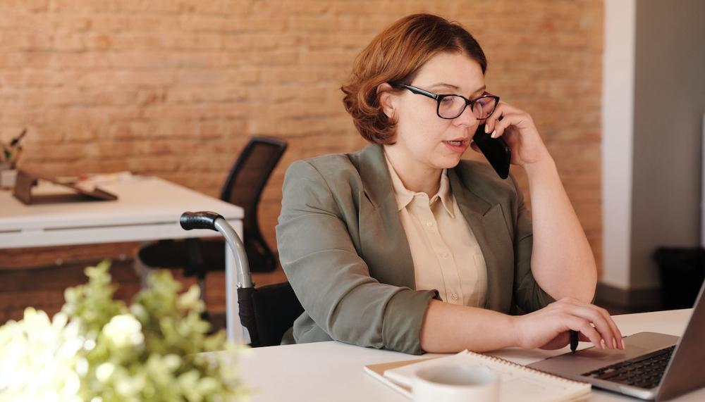 Image showcasing The Benefits Of Clear-Desk Policies For Small Businesses